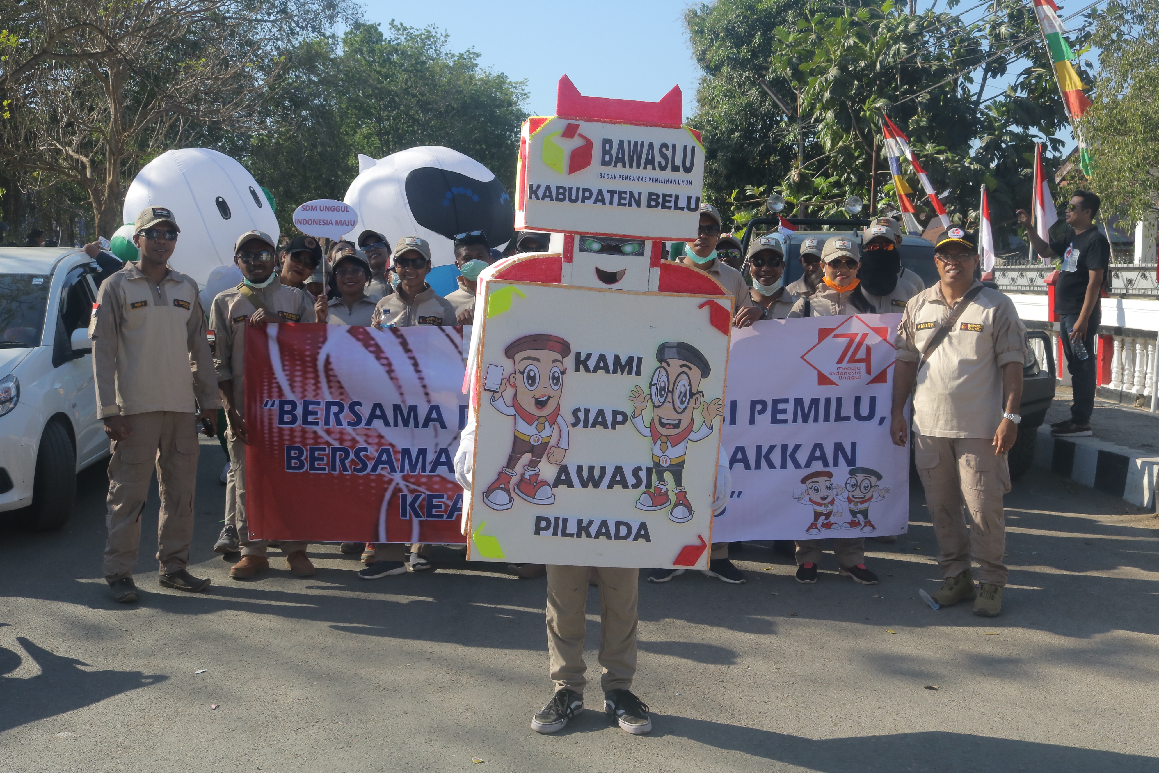 BAWASLU BELU IKUT CARNAVAL KEMERDEKAAN