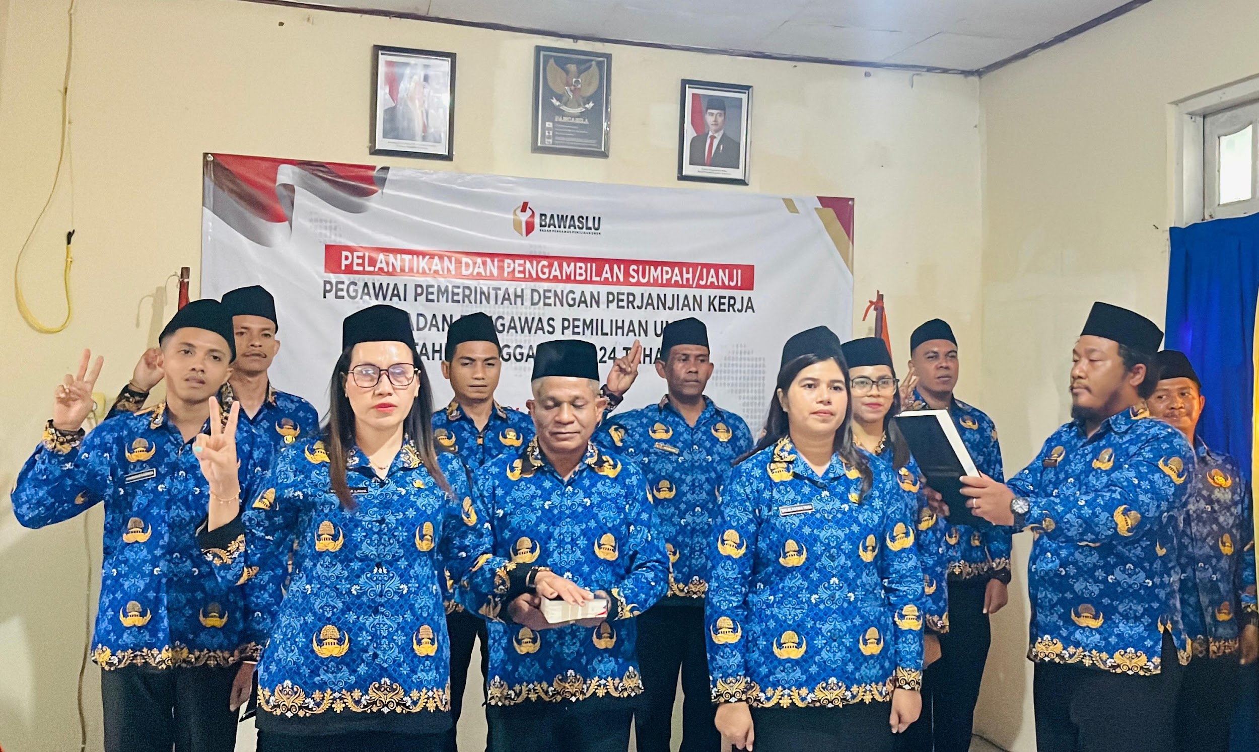9 Staf Bawaslu Belu Ikut Dilantik Oleh Sekertaris Jenderal Bawaslu RI Jadi PPPK