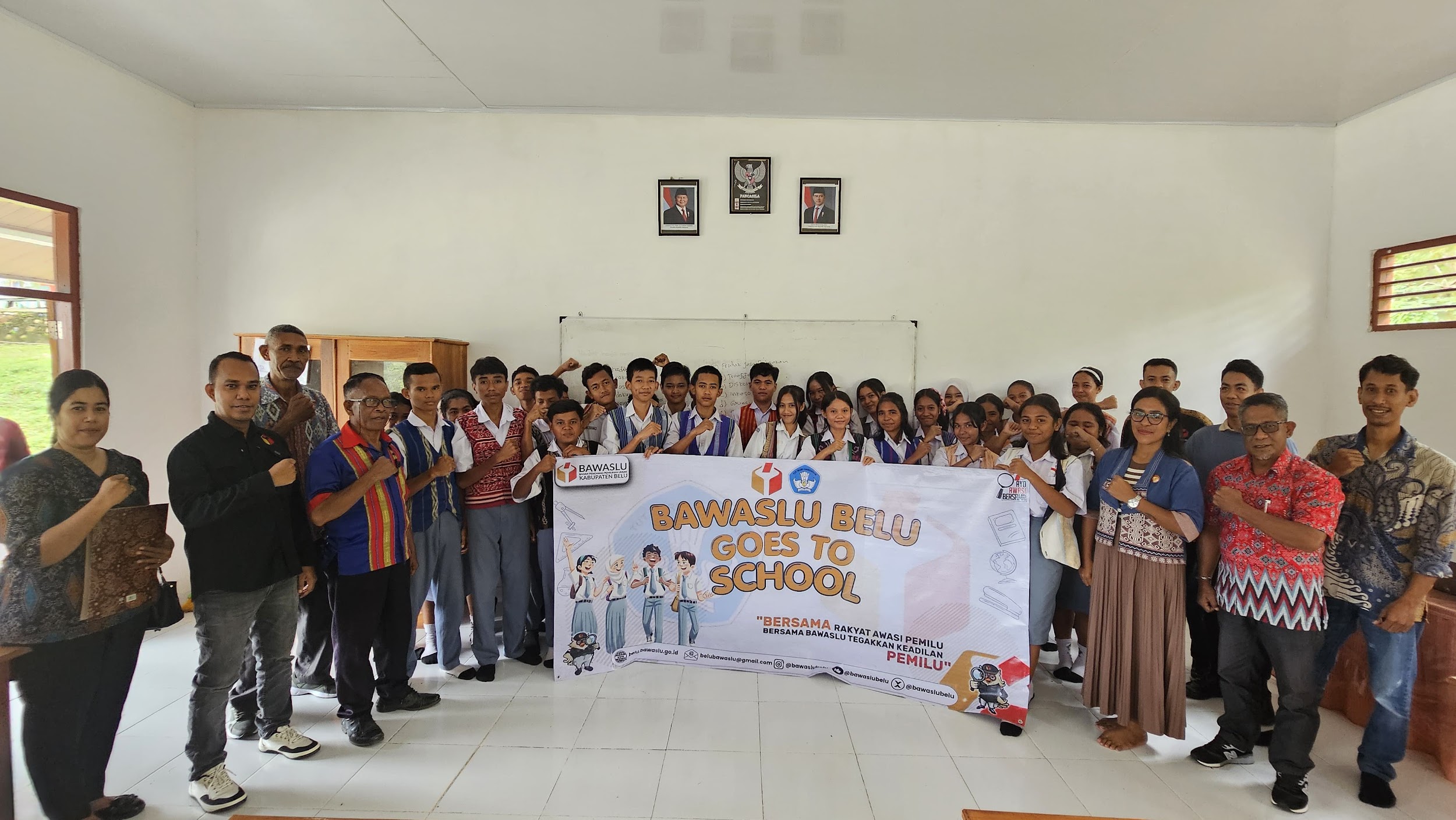 Seru! Bawaslu Belu Jadi “Guru Sejam” di SMAN 4 Atambua, Ajak Pelajar Melek Demokrasi