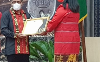 Bawaslu Belu Raih Penghargaan Keterbukaan Informasi Publik