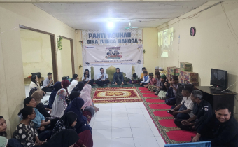 Ngabuburit Sambil Belajar Demokrasi, Bawaslu Belu Sambangi Panti Asuhan Bina Bunga Bangsa