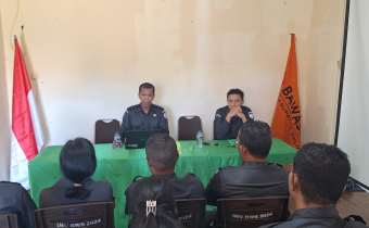 Ketua Bawaslu Belu Tekankan Evaluasi dan Disiplin dalam Rapat Rutin Awal Pekan